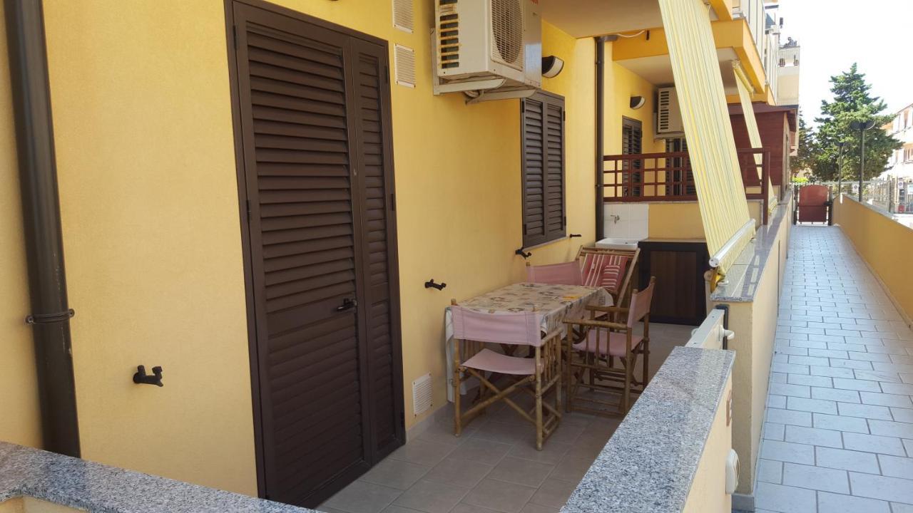 Casa Vacanze Il Giardino Dei Girasoli مارينا دي راغوزا الغرفة الصورة